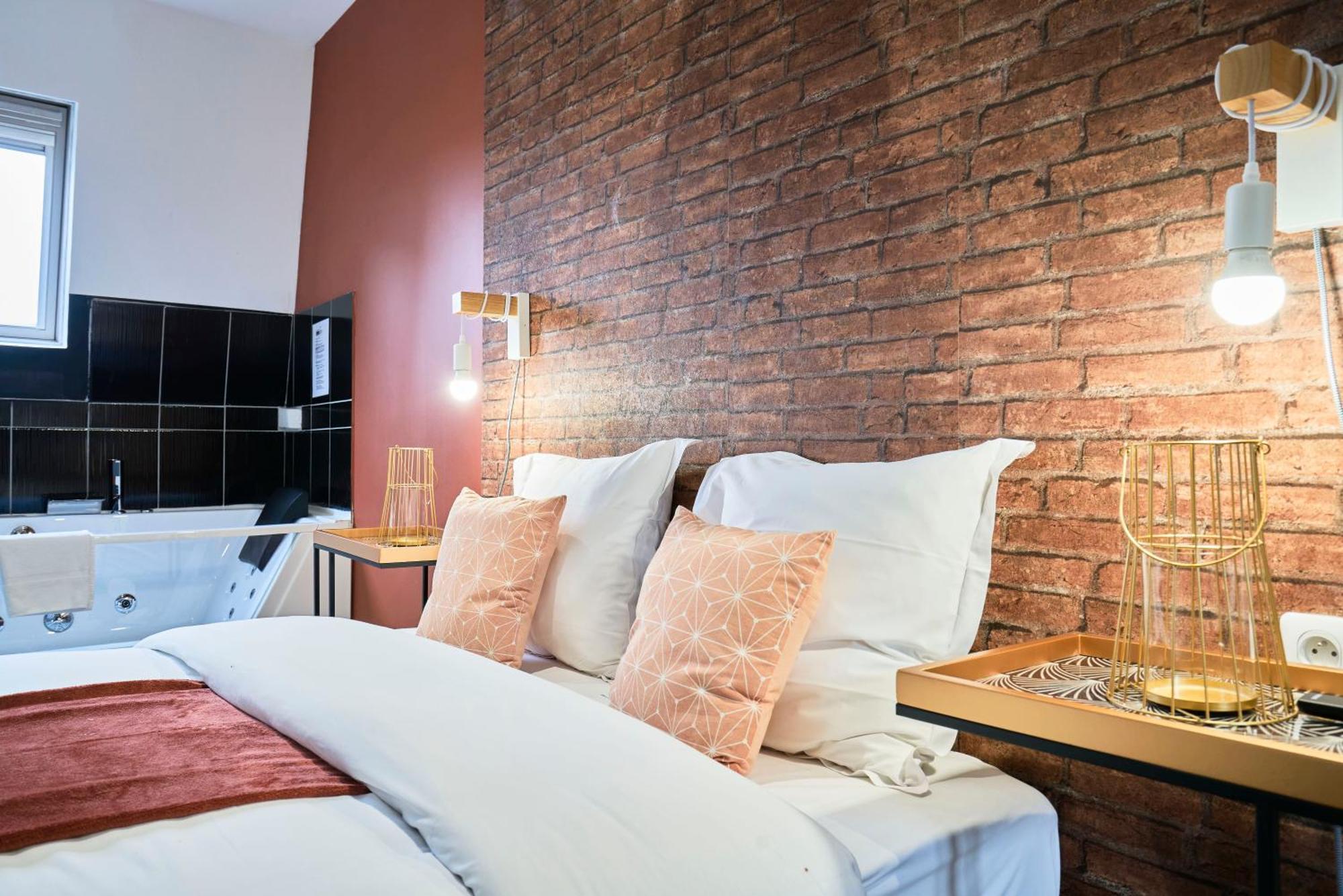Ng Suitehome - Lille I Roubaix Centre I Grand Place - Balneo - Netflix - Wifi Экстерьер фото